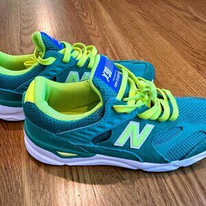 New Balance X-90 sneakers size 4